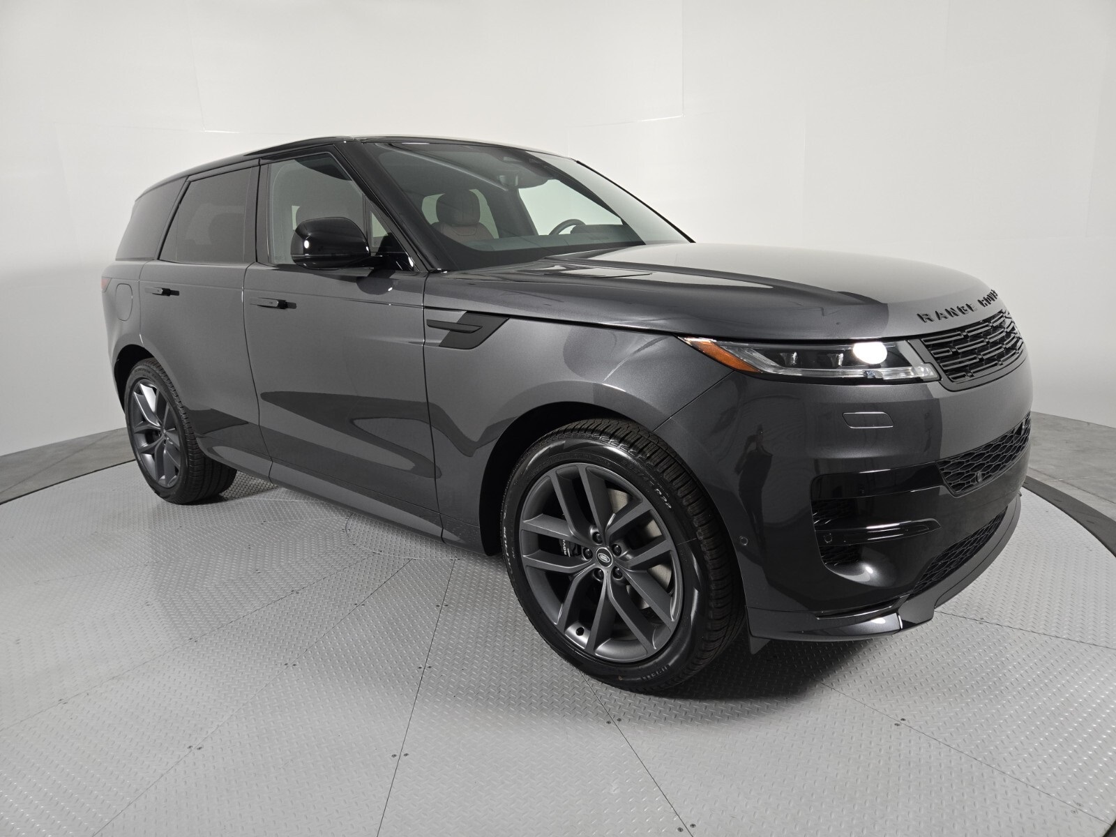 2025 Land Rover Range Rover Sport SE photo 13