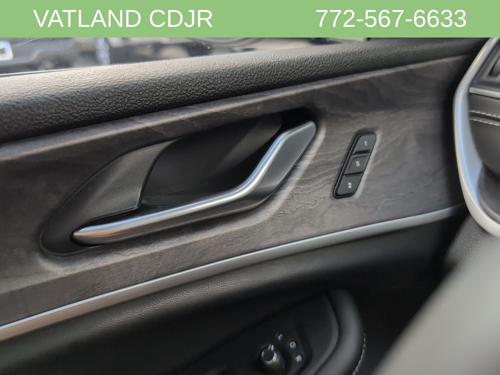 2023 Jeep Grand Cherokee Limited photo 13