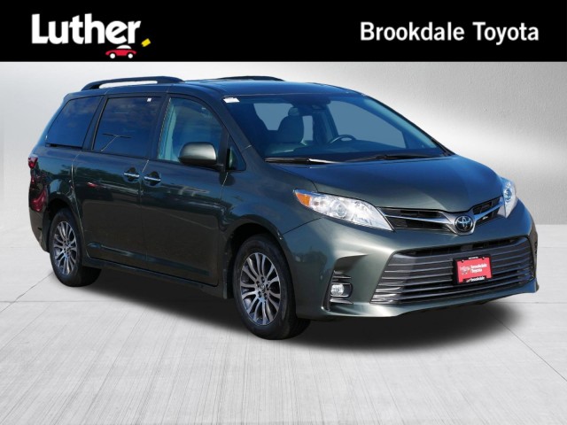 Certified Pre-Owned 2019 Toyota Sienna XLE Mini-van, Passenger in ...