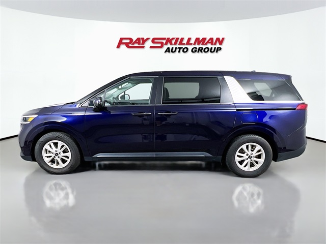 2024 Kia Carnival LX photo 3