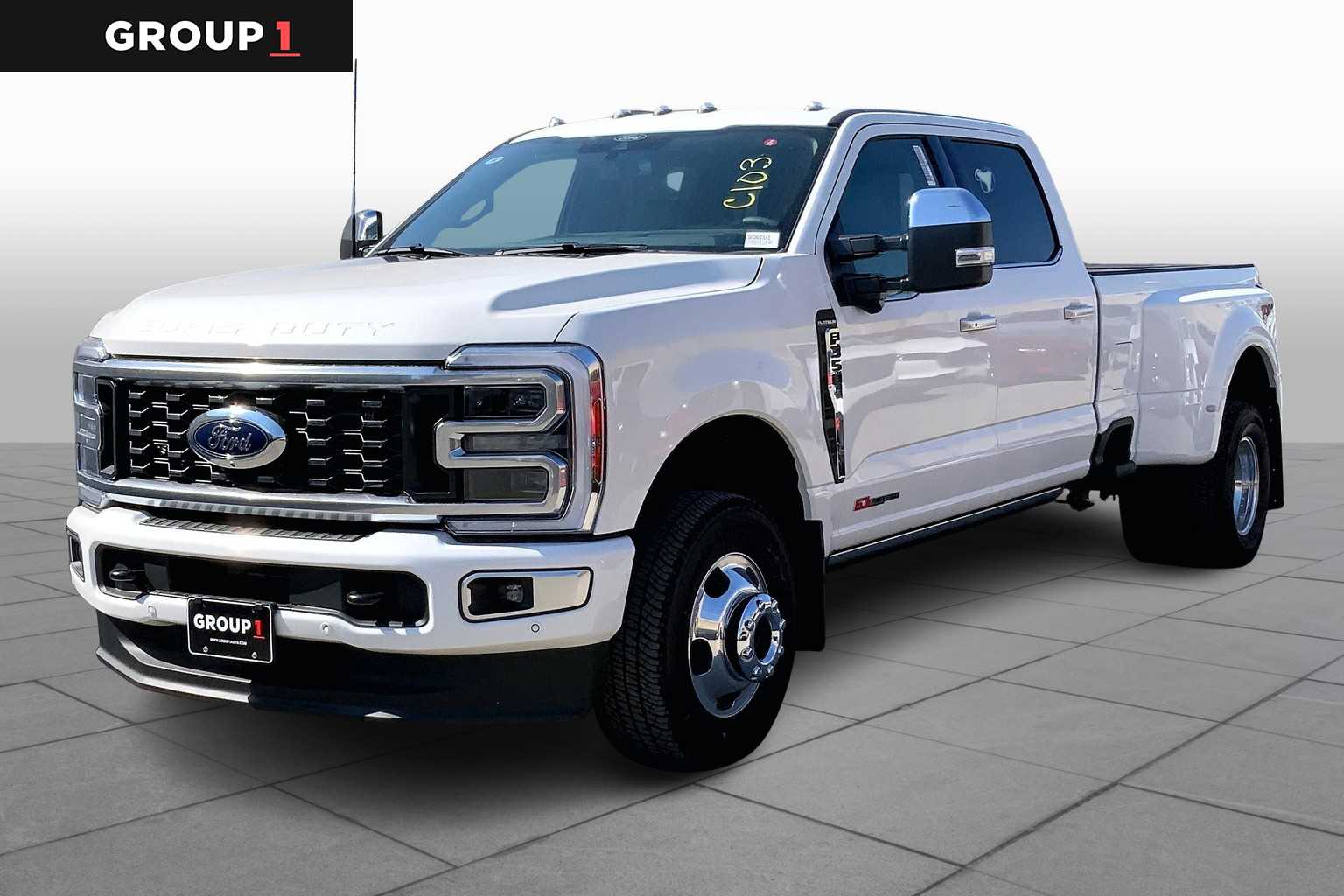 2025 Ford F-450 Lariat photo 2