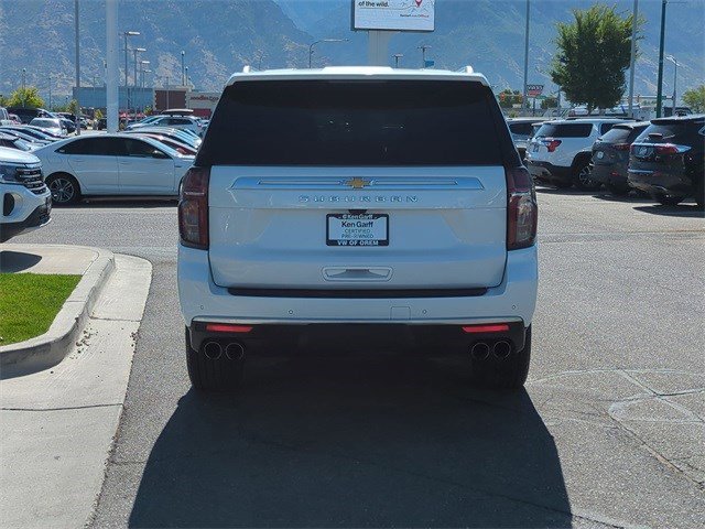 2023 Chevrolet Suburban High Country photo 4