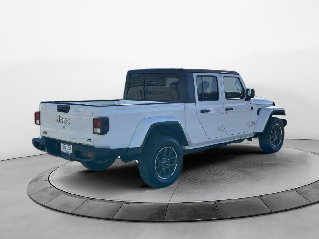 2023 Jeep Gladiator Overland photo 3