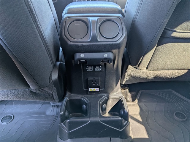 2021 Jeep Gladiator Sport photo 25