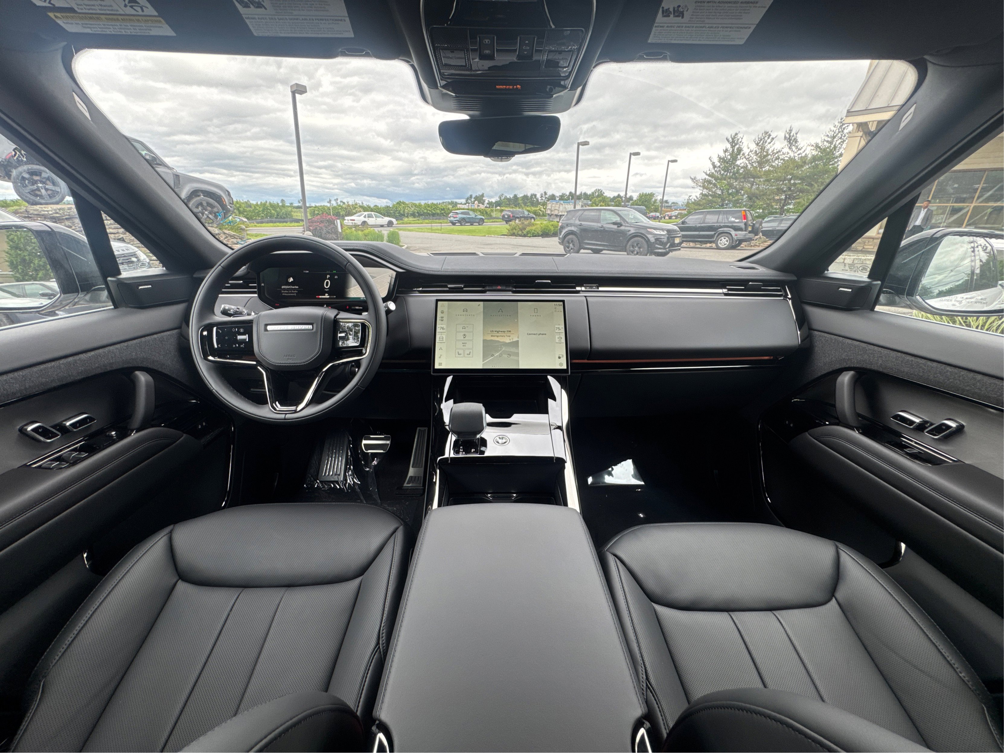 2025 Land Rover Range Rover Sport SE photo 13
