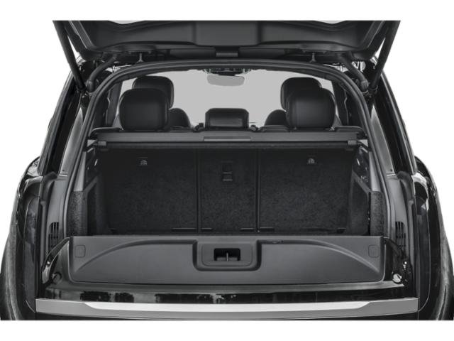 2025 Land Rover Range Rover SE photo 13