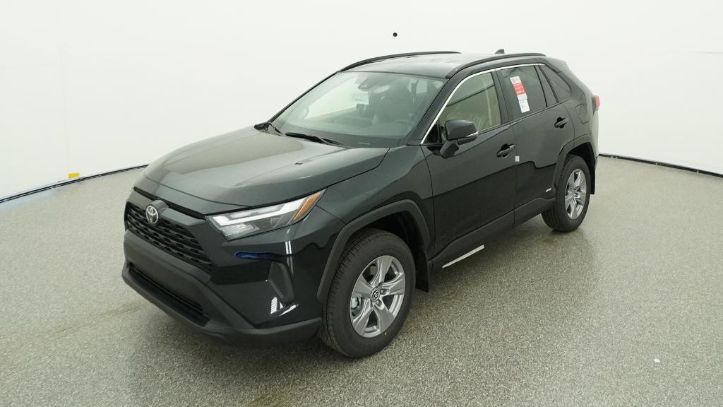 2025 Toyota RAV4 XLE's photo