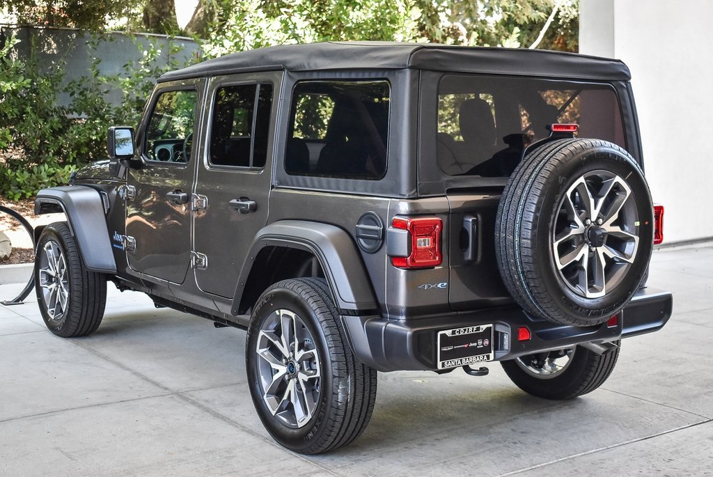 2025 Jeep Wrangler 4xe Sport S photo 4