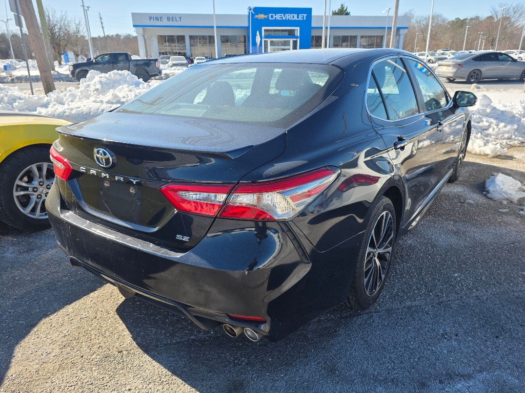 Used 2018 Toyota Camry SE with VIN 4T1B11HK0JU519749 for sale in Lakewood, NJ