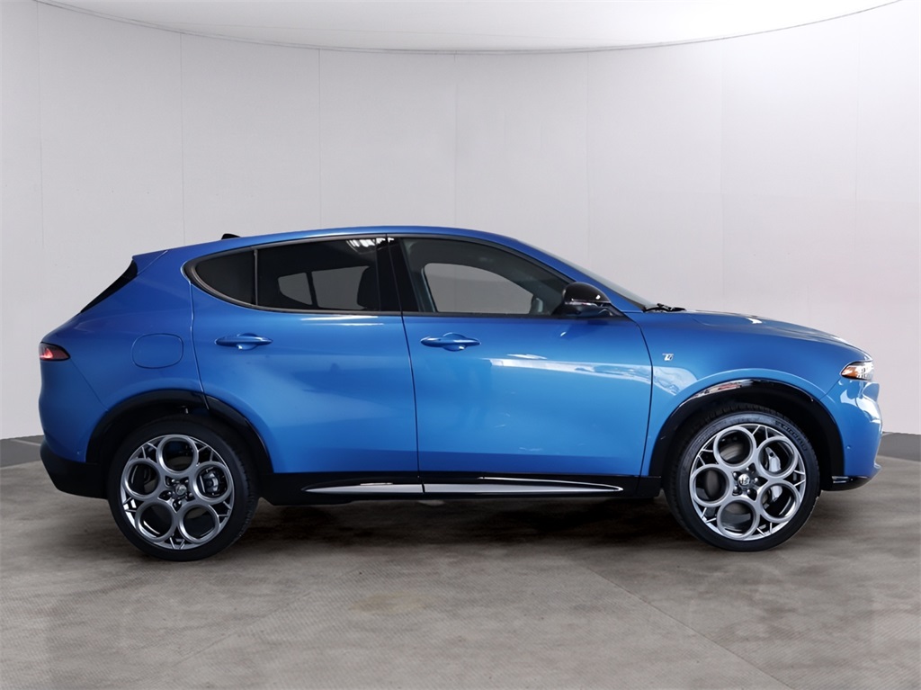 2024 Alfa Romeo Tonale Ti photo 4