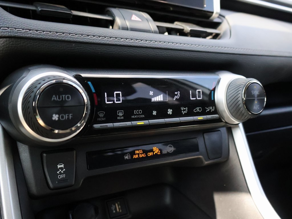 2024 Toyota RAV4 Hybrid LE photo 31