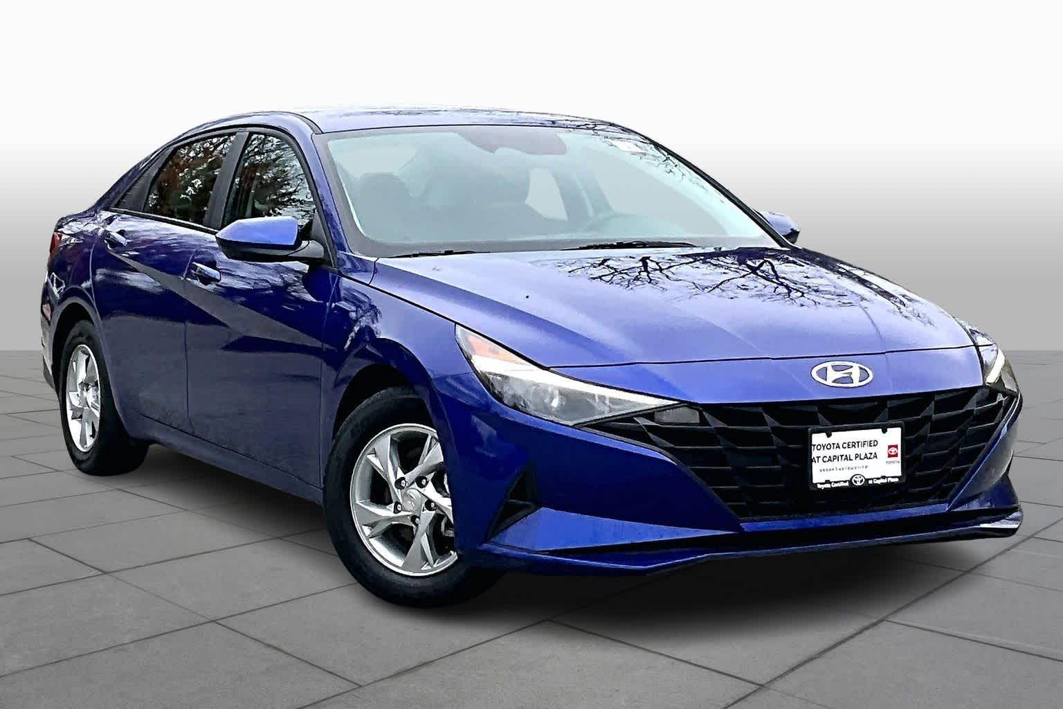2023 Hyundai Elantra SE photo 2