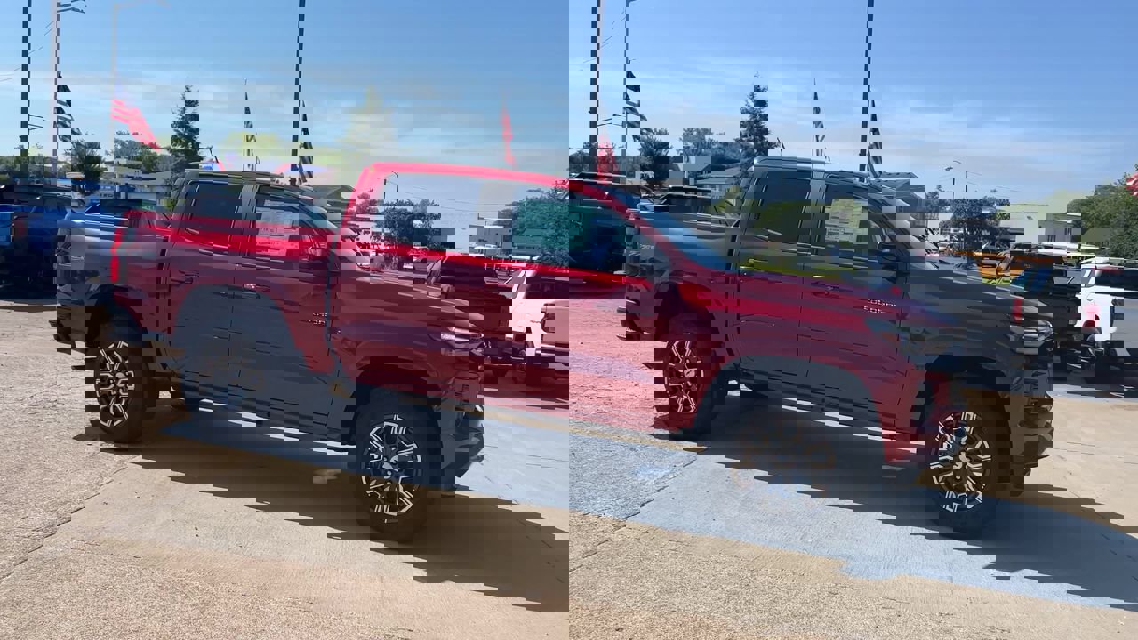 2026 Chevrolet Colorado Z71 photo 2