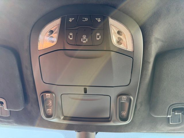2026 Chrysler Pacifica Pinnacle photo 11