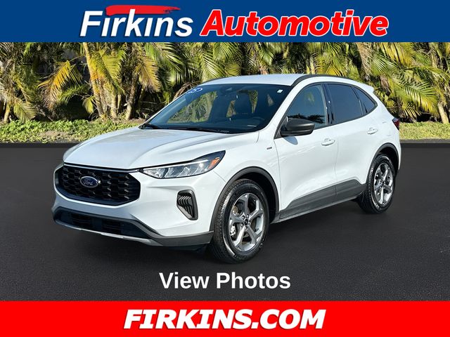 2025 Ford Escape ST-Line's photo