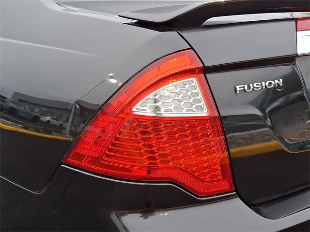 2012 Ford Fusion SEL photo 16