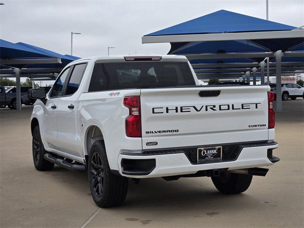 2025 Chevrolet Silverado 1500 Custom photo 3
