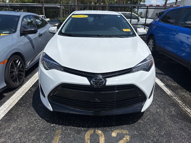 2019 Toyota Corolla L photo 2