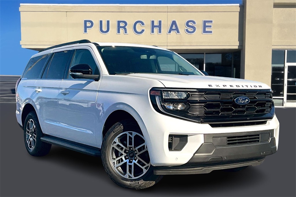 2025 Ford Expedition Active's photo