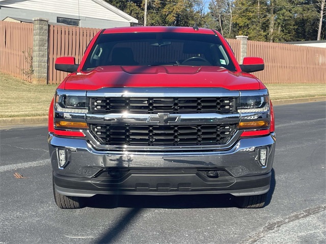 2017 Chevrolet Silverado 1500 LT photo 2