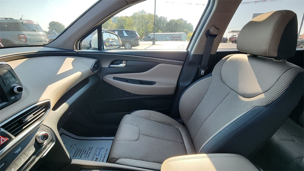 2020 Hyundai Santa Fe SE photo 11