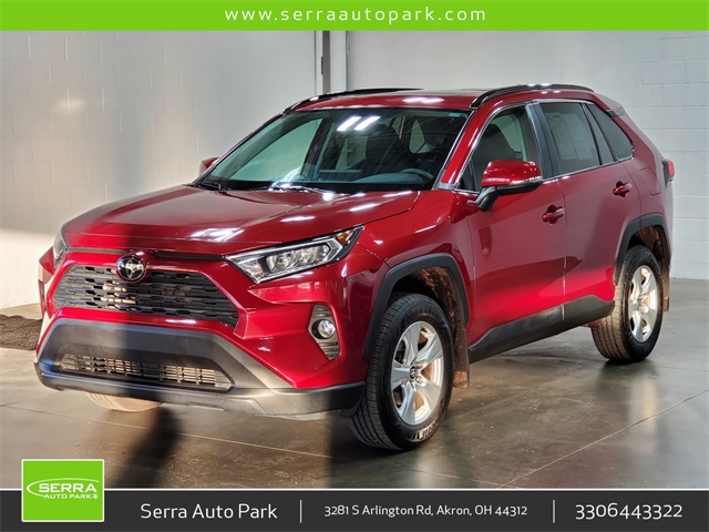 2021 Toyota RAV4 XLE's photo