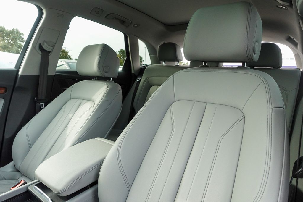 2022 Audi Q5 45 S line Premium photo 26