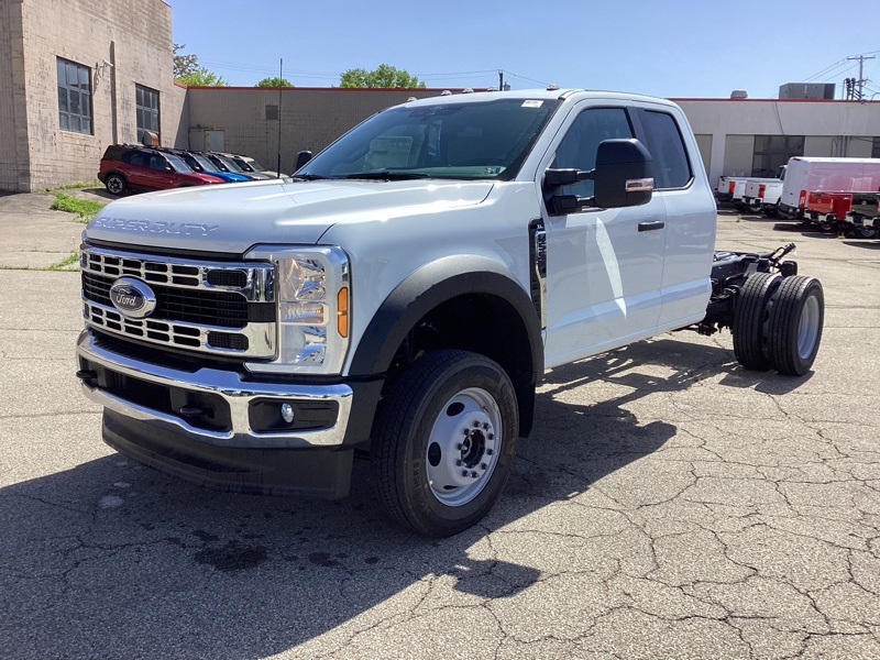 2024 Ford F-550 photo 2