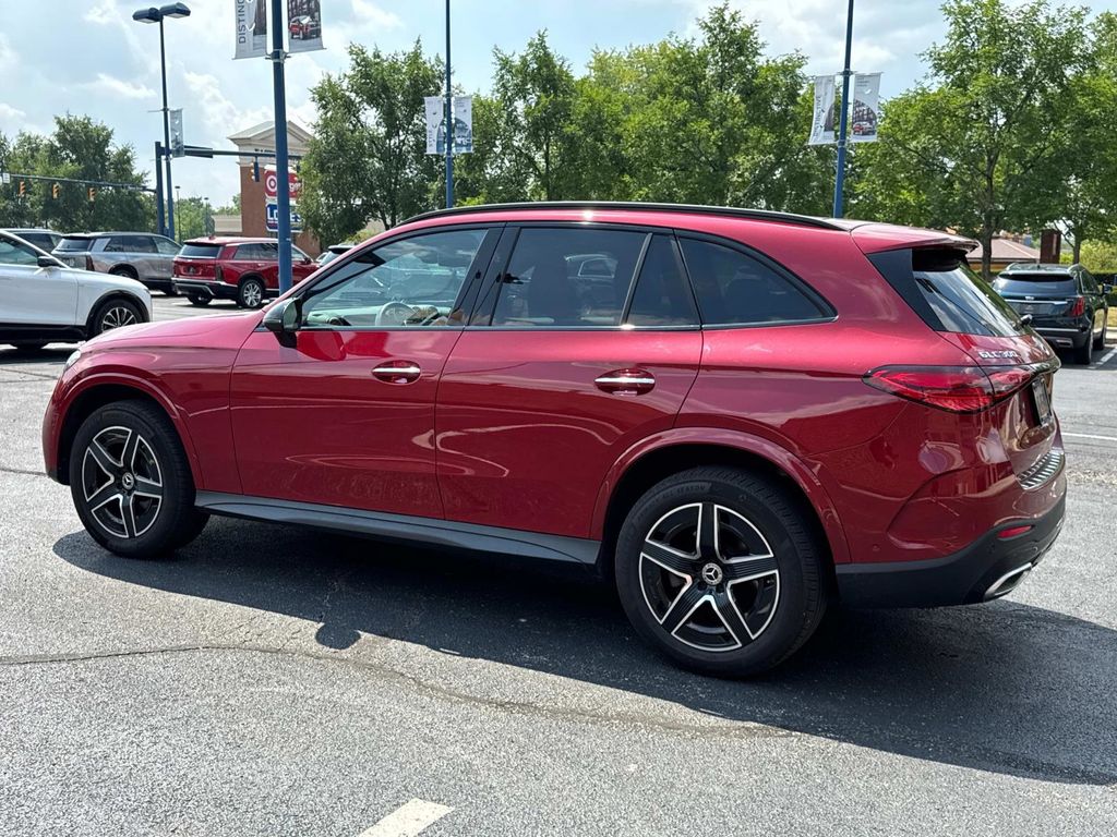 2024 Mercedes Benz GLC 300 4MATIC photo 4