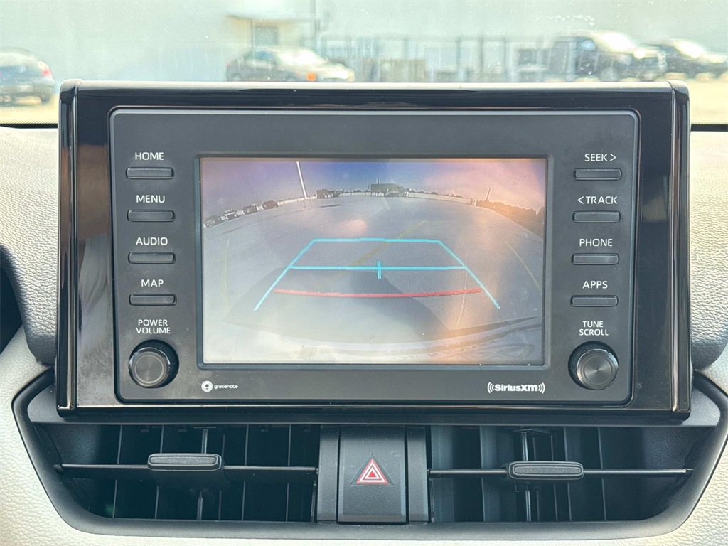2022 Toyota RAV4 Hybrid XLE photo 26