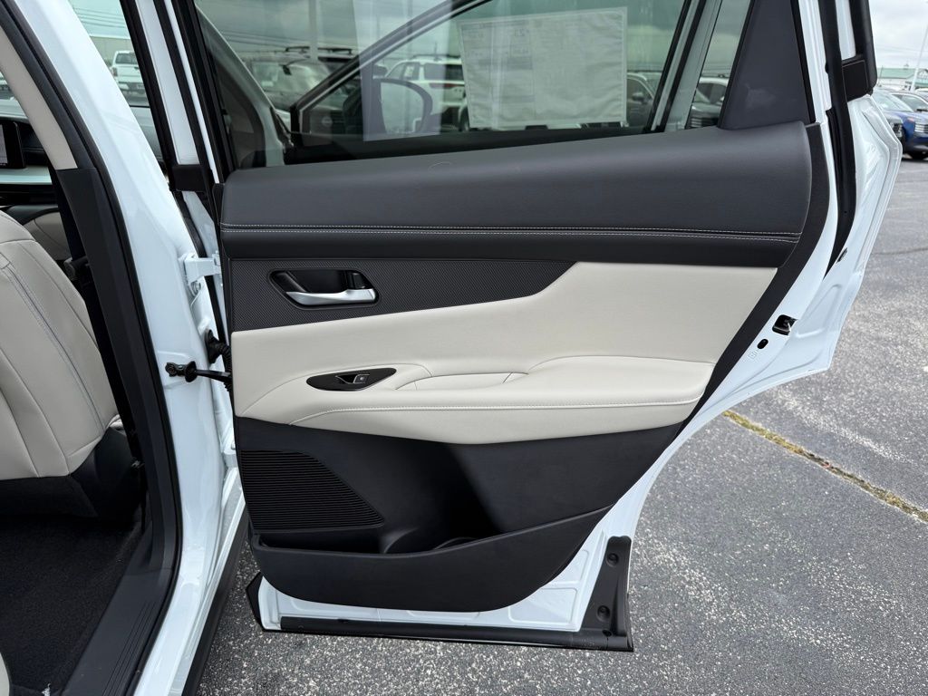 2025 Nissan Murano SL photo 13