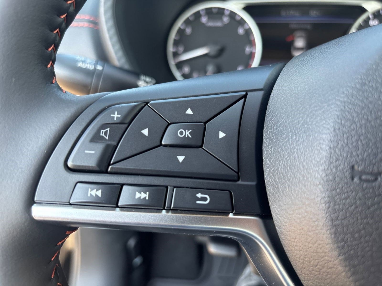 2025 Nissan Sentra SR photo 19