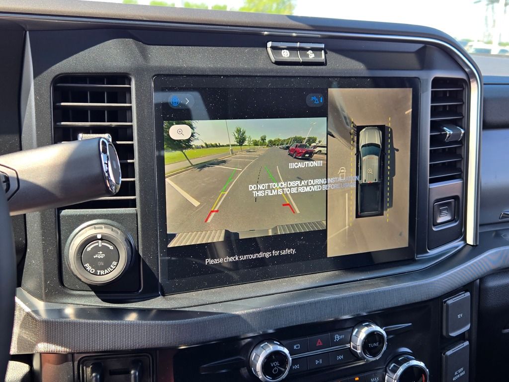 2025 Ford F-250 Platinum photo 25