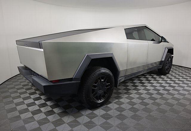 2024 Tesla Cybertruck photo 4