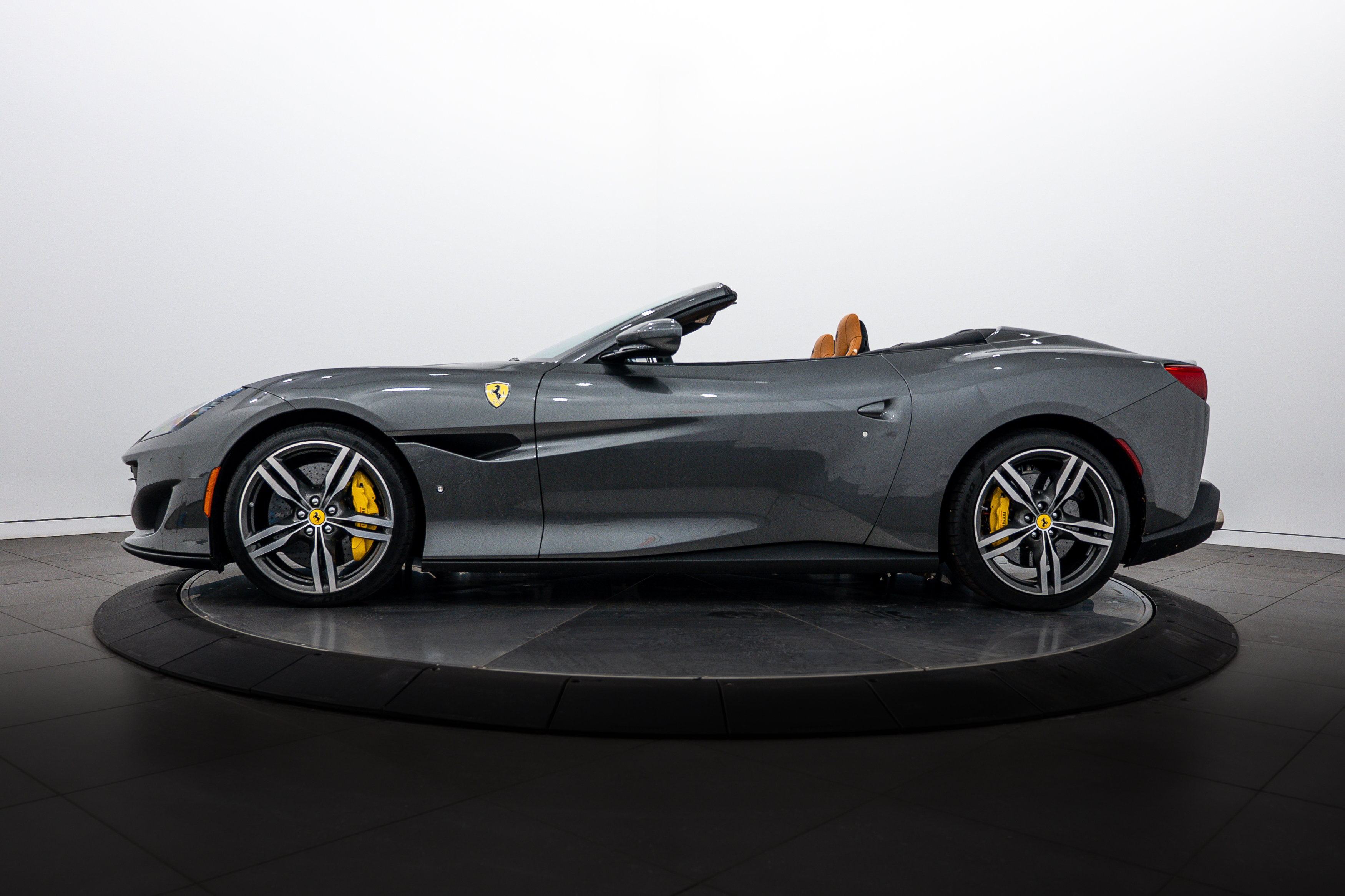 2020 Ferrari Portofino Base photo 2