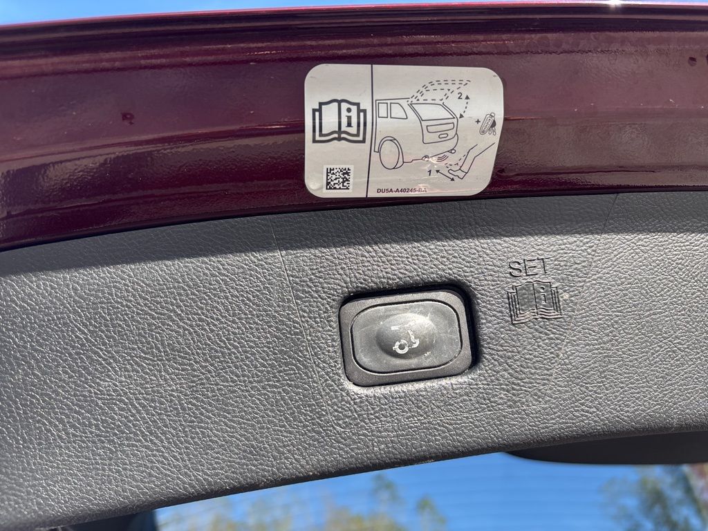 2018 Ford Edge Titanium photo 32