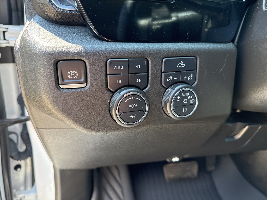 2023 Chevrolet Silverado 1500 RST photo 15