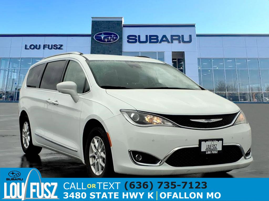 2020 Chrysler Pacifica Touring L's photo