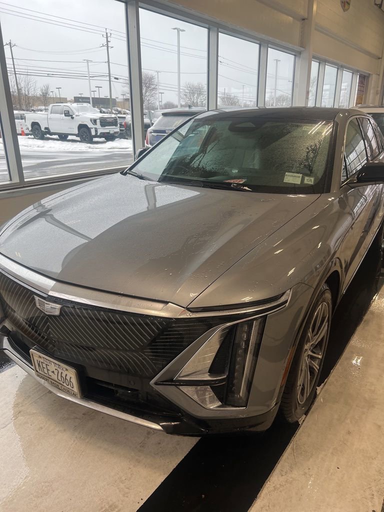 2026 Cadillac LYRIQ Luxury's photo