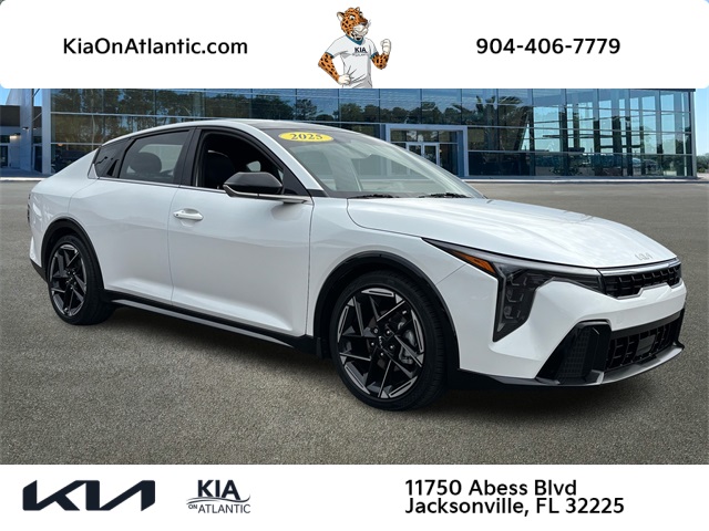 2025 Kia K4 GT-Line's photo