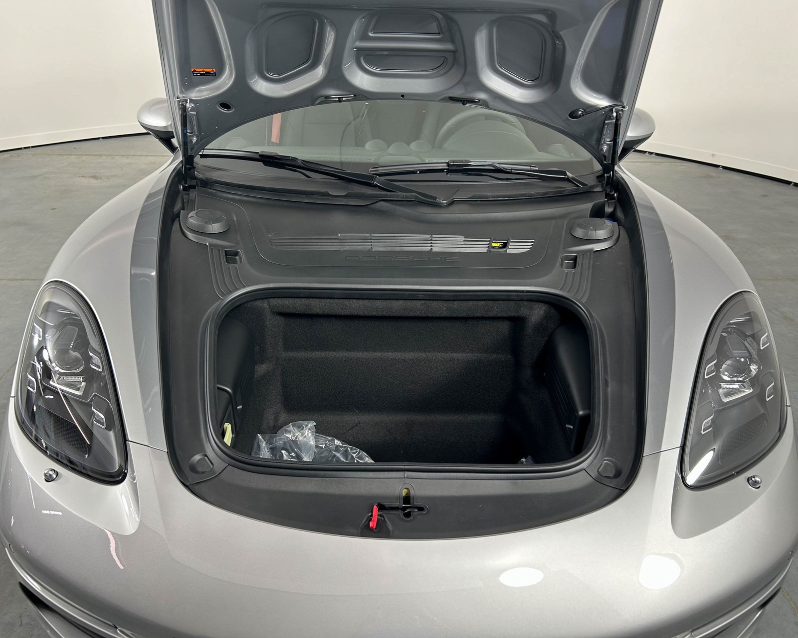 2025 Porsche Cayman S photo 19