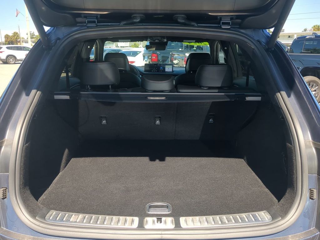 2024 Genesis GV70 3.5T Sport photo 12