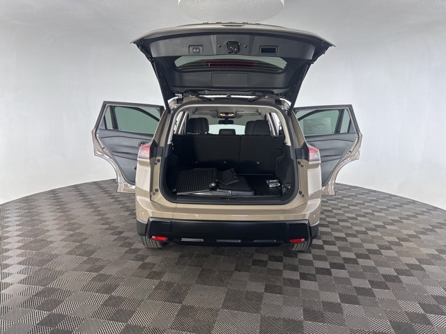 2026 Nissan Rogue SV photo 14