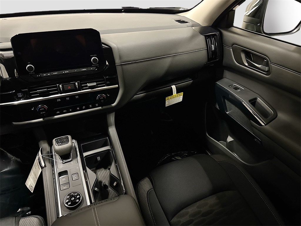 2025 Nissan Pathfinder SV photo 7