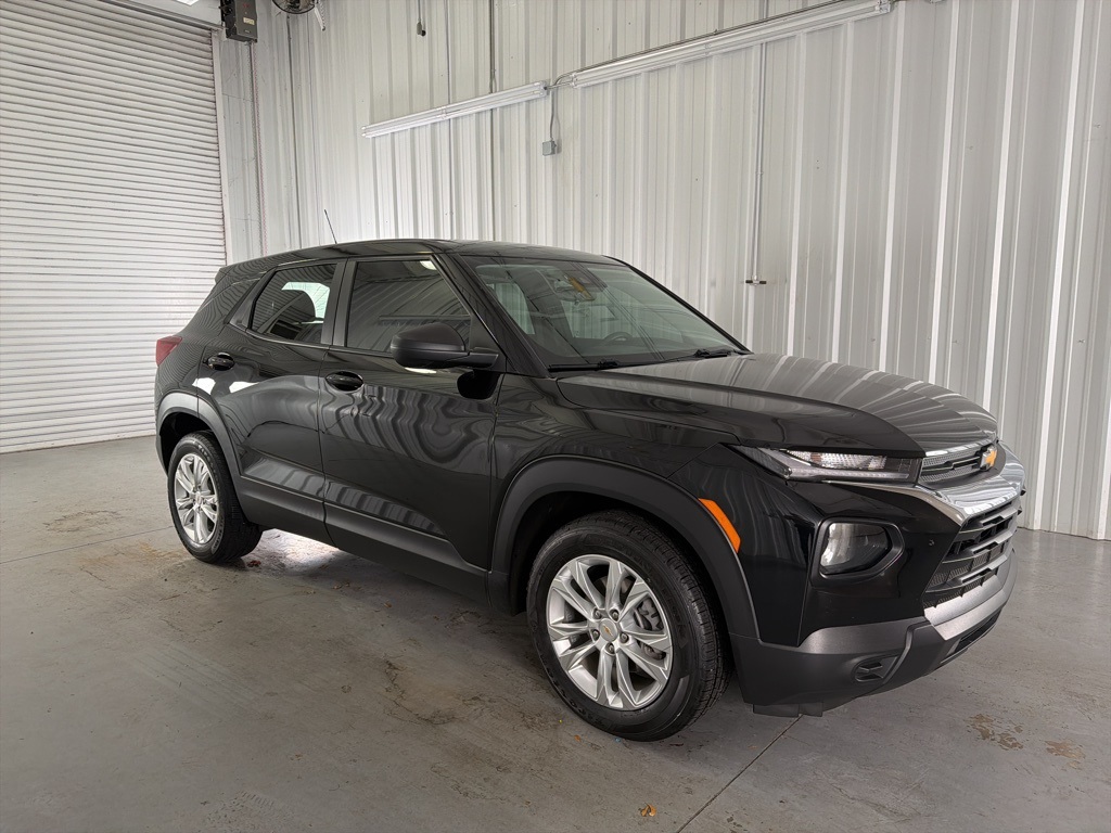 2023 Chevrolet TrailBlazer LS's photo
