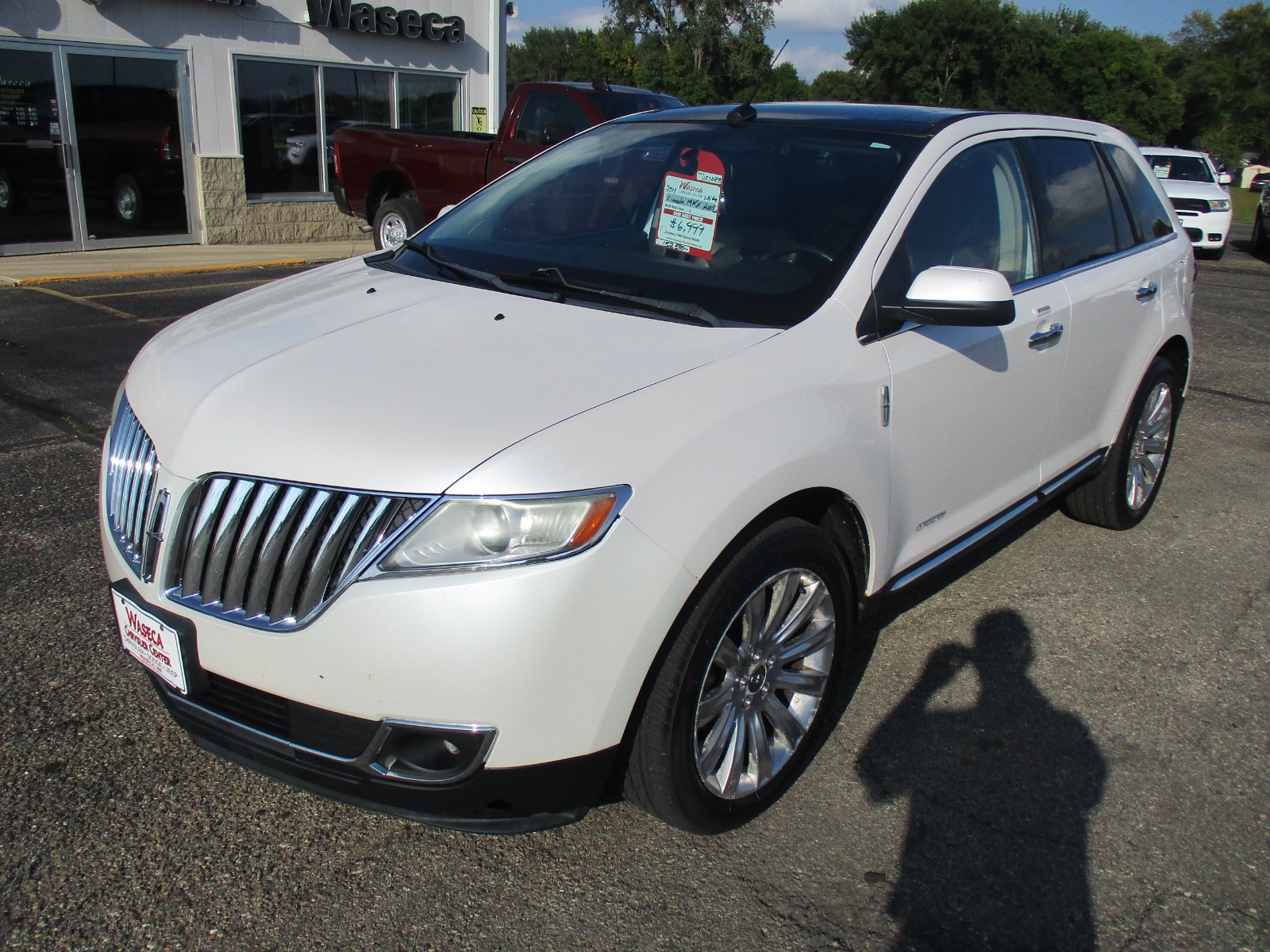 Used 2011 Lincoln MKX Base with VIN 2LMDJ8JK3BBJ18459 for sale in Waseca, Minnesota