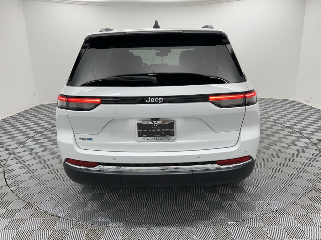 2023 Jeep Cherokee 4xe photo 3