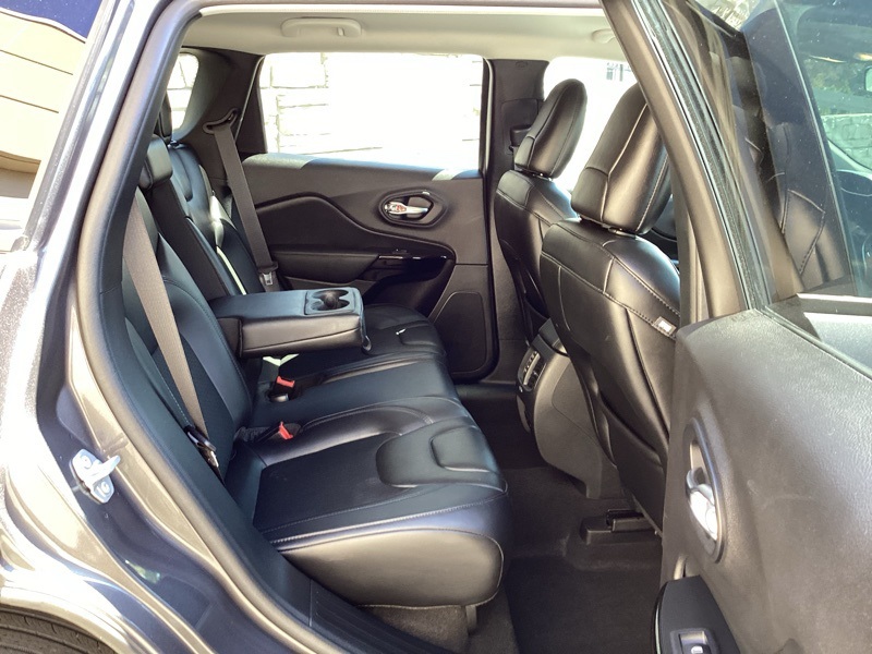 2020 Jeep Cherokee Altitude Sport photo 12