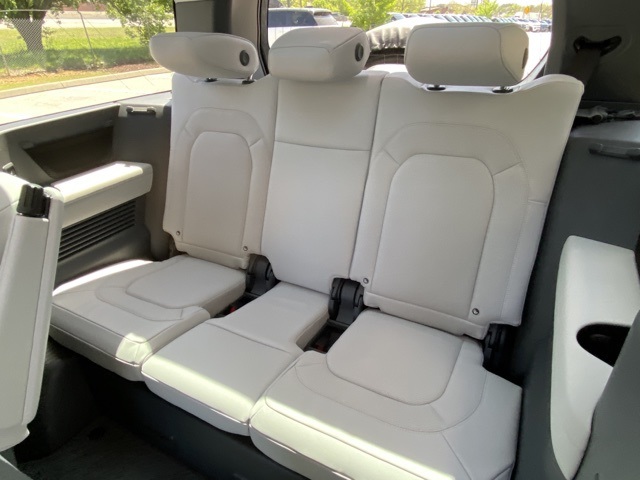 2025 Land Rover Defender 130 S photo 21