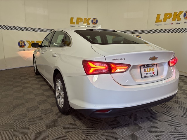 2022 Chevrolet Malibu 1LT photo 4